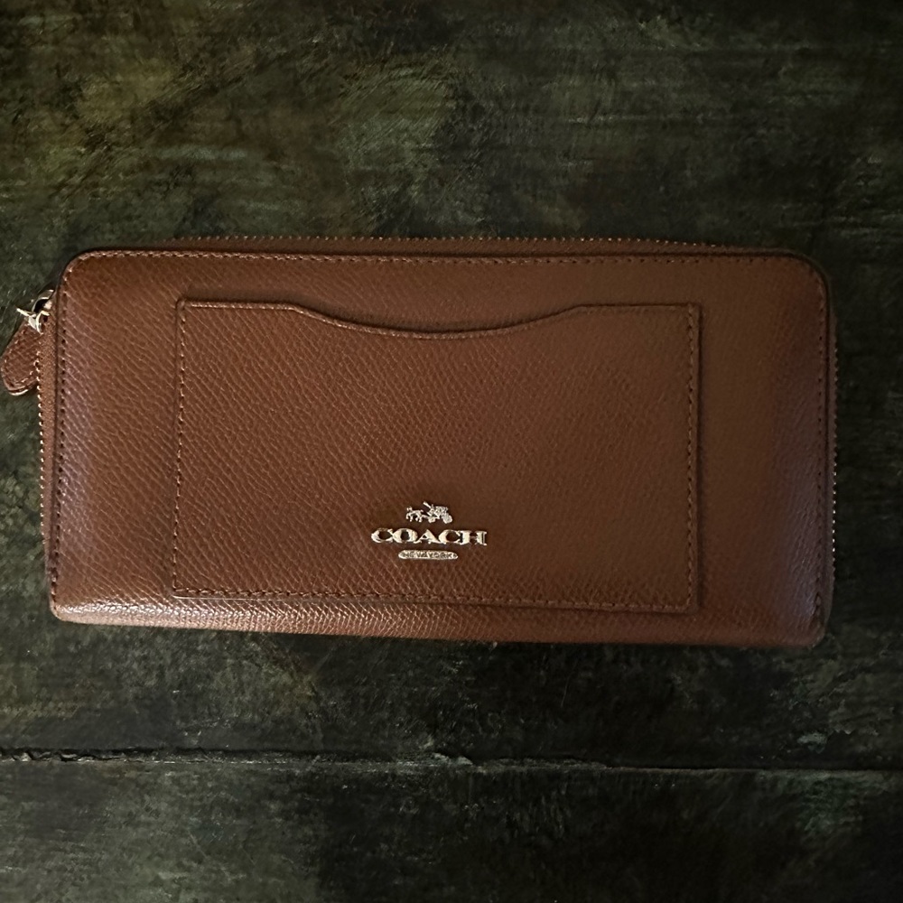 NWOT COACH LEATHER WALLET!! - Picture 13 of 13